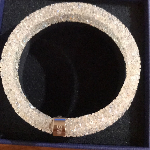 Ring - Picture 2 of 3